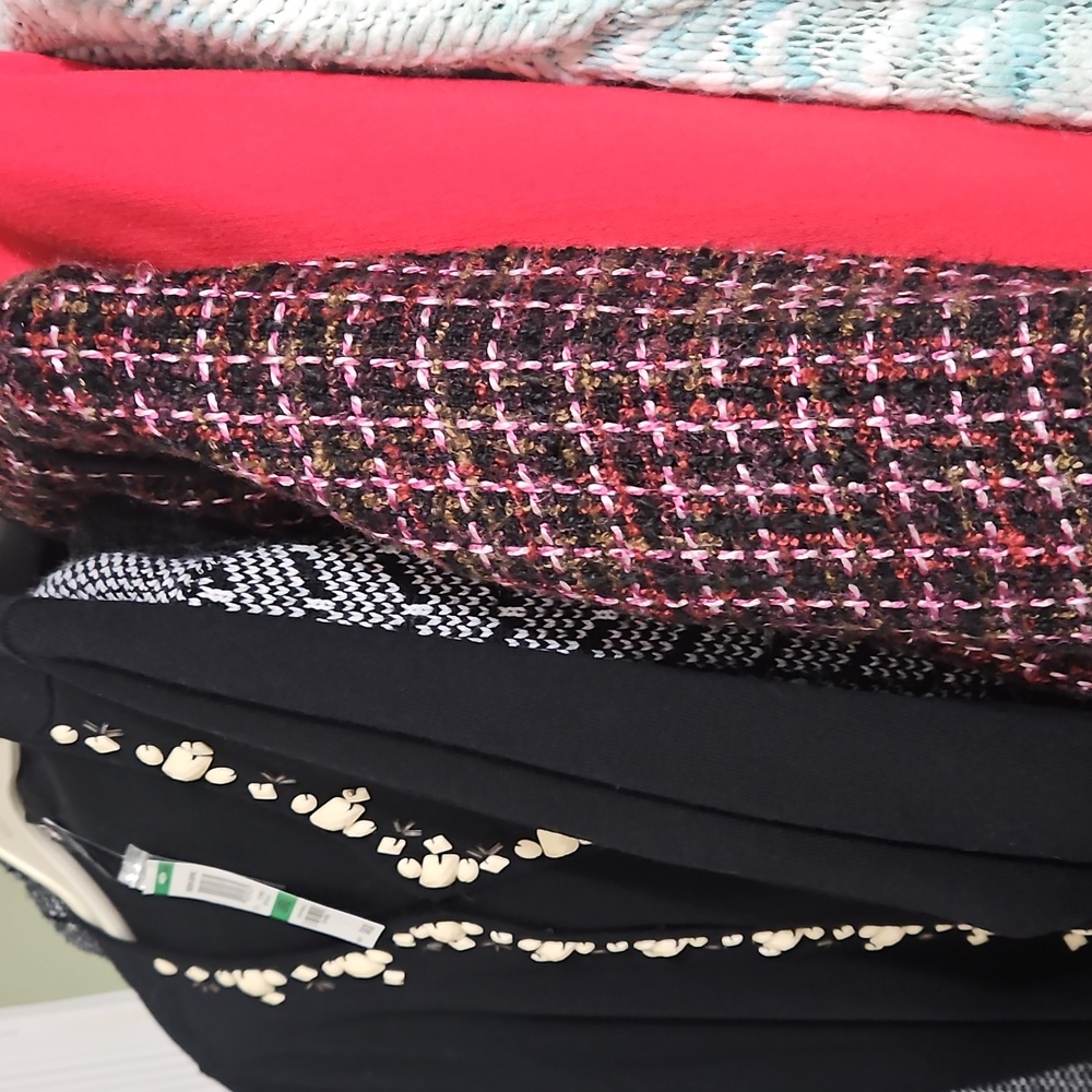SWEATERS/BLAZERS